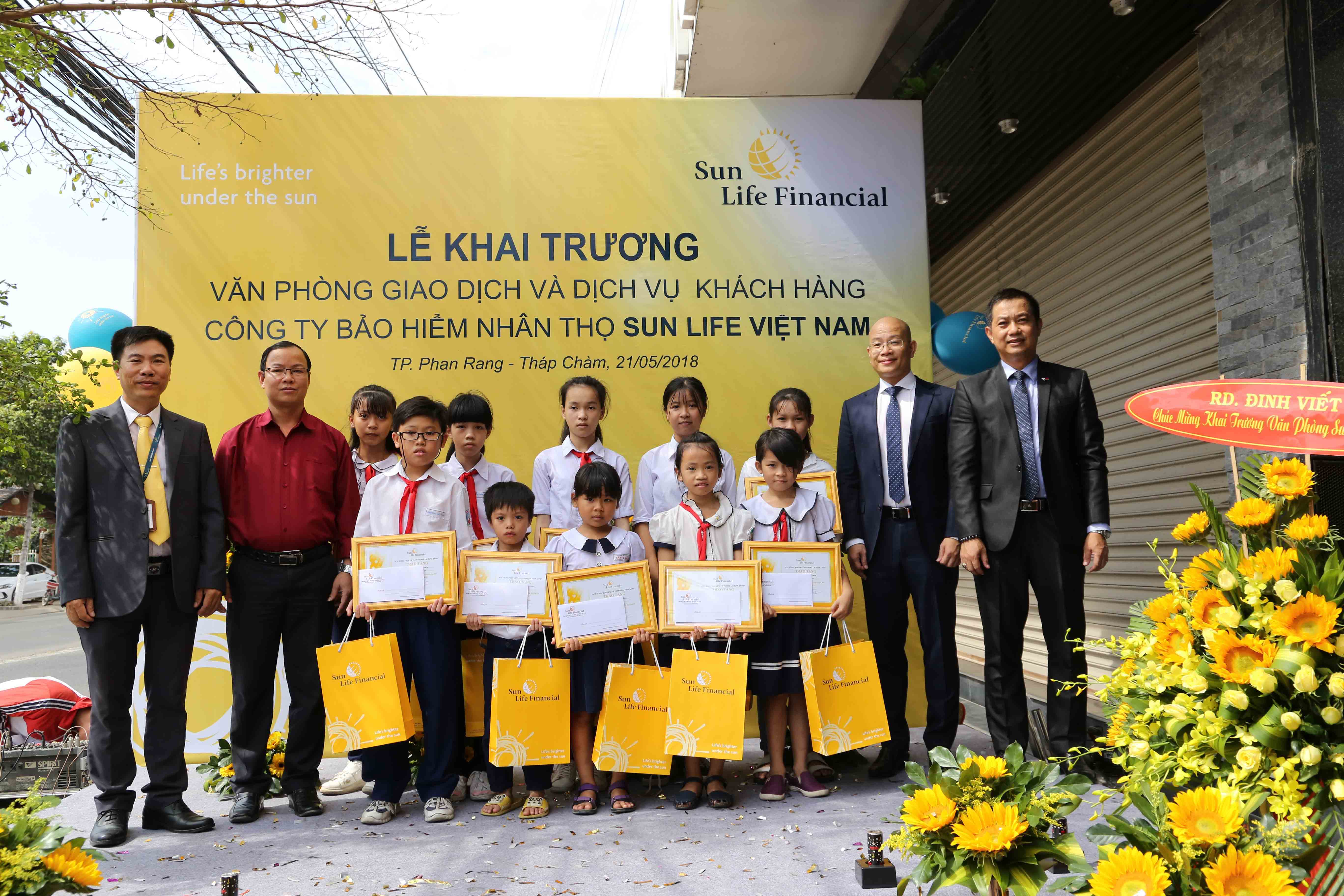 Sun Life Việt Nam chính thức khai trương Văn phòng Giao dịch và Dịch vụ Khách hàng tại Ninh Thuận