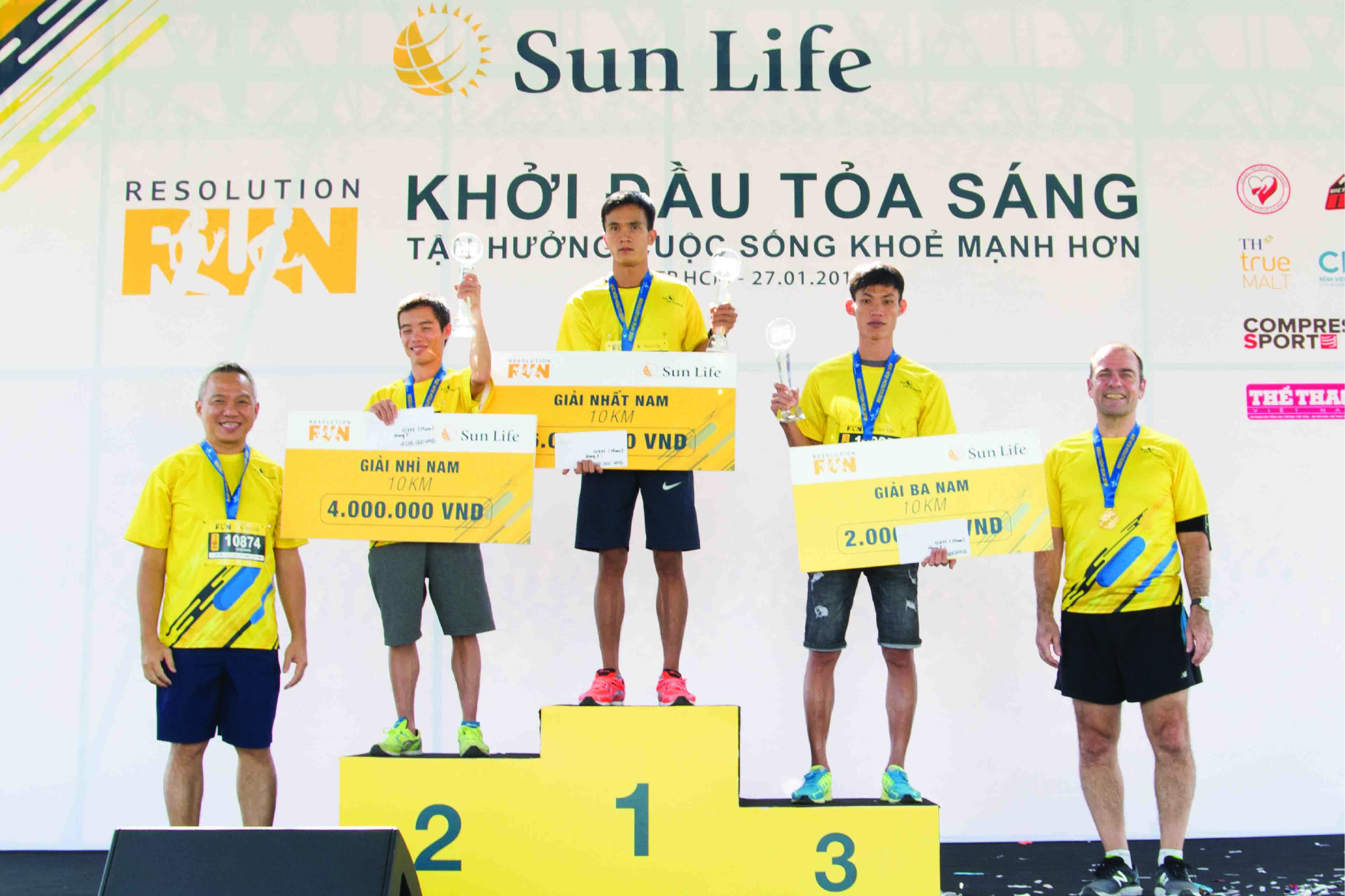 Top 3 vận động viên nam của cự ly 10km tại đường chạy Resolution Run 2019