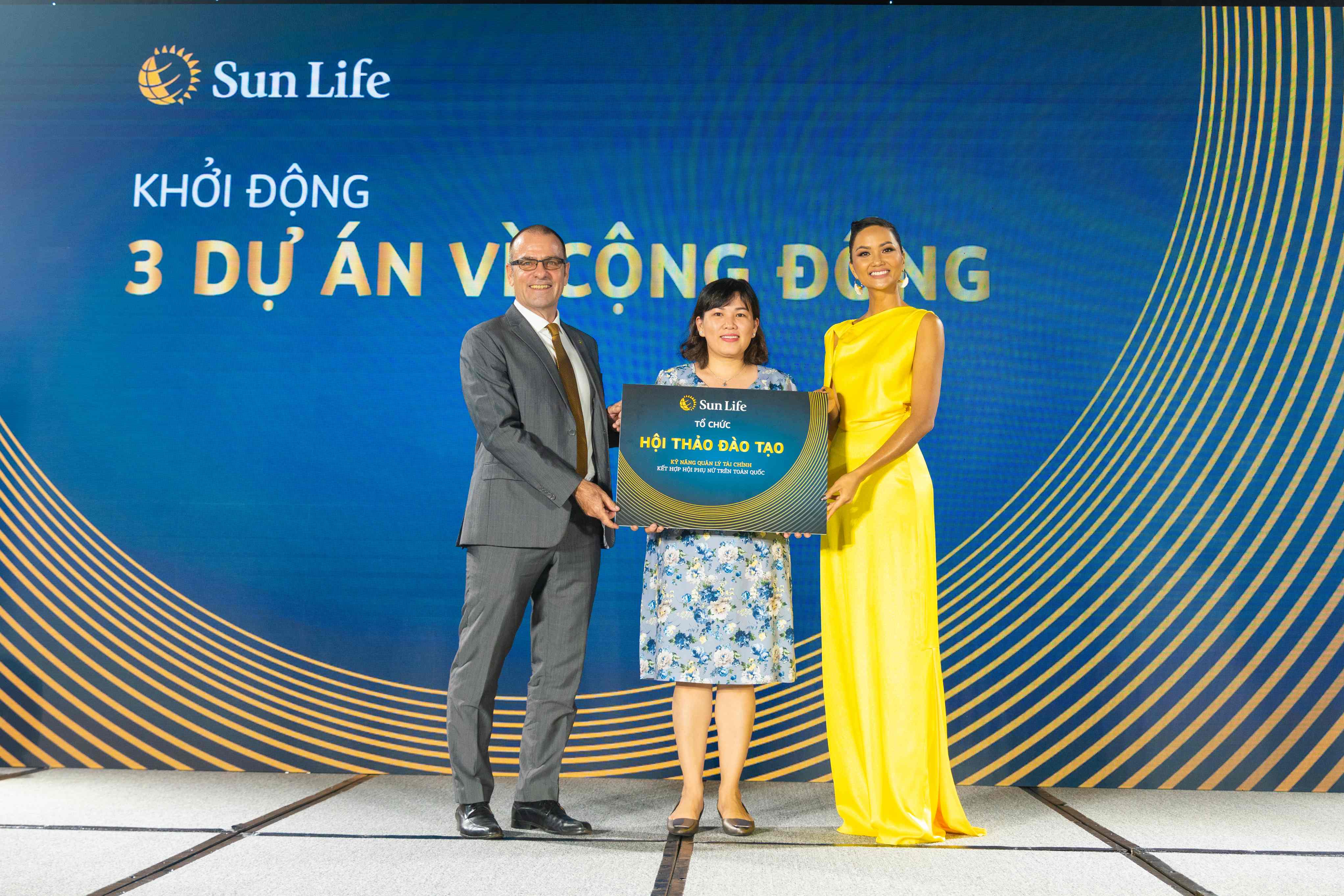 Sun Life Việt Nam khởi động dự án Phụ Nữ Với Tài Chính Cá Nhân