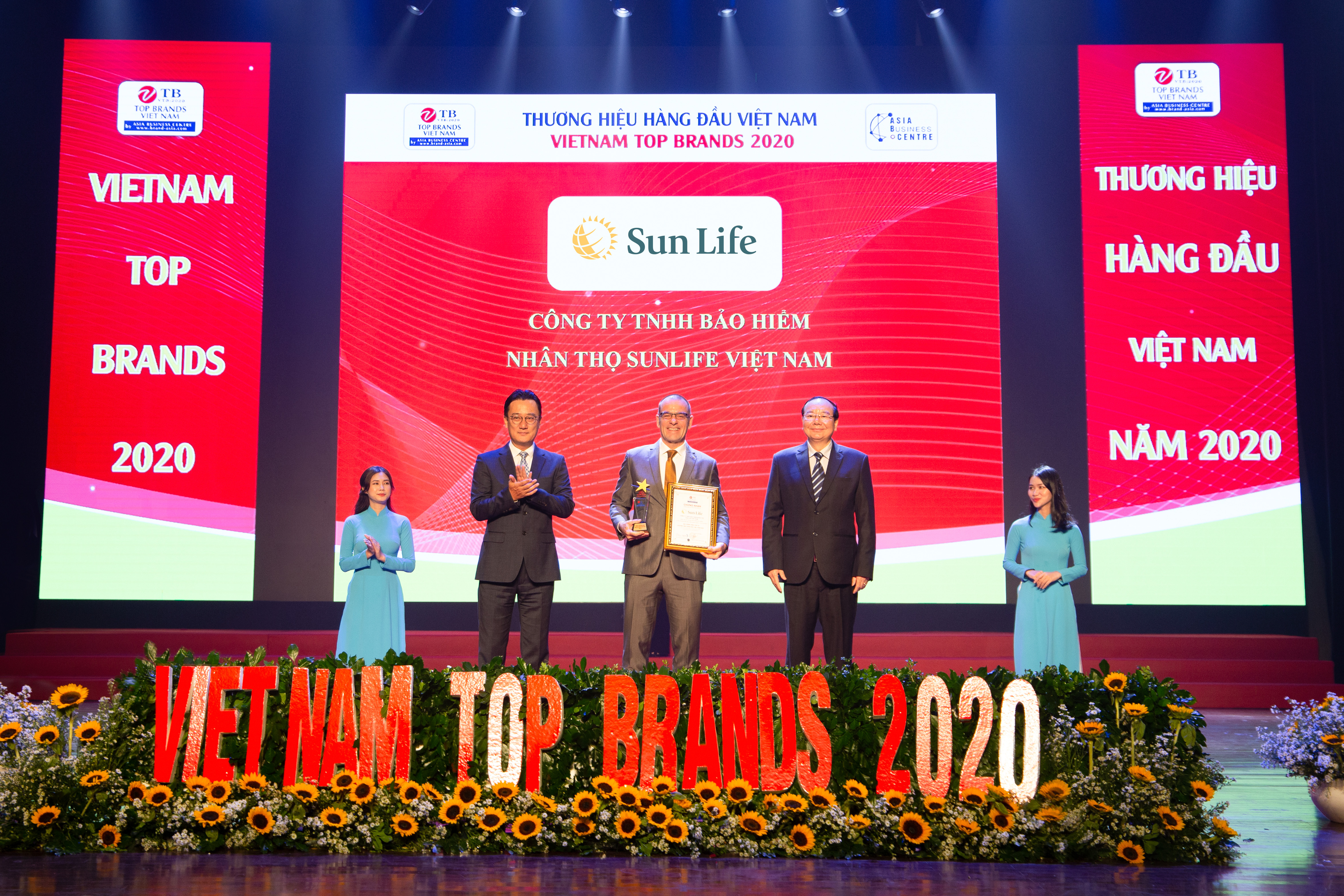 Sun Life Việt Nam top 10 thương hiệu hàng đầu Việt Nam