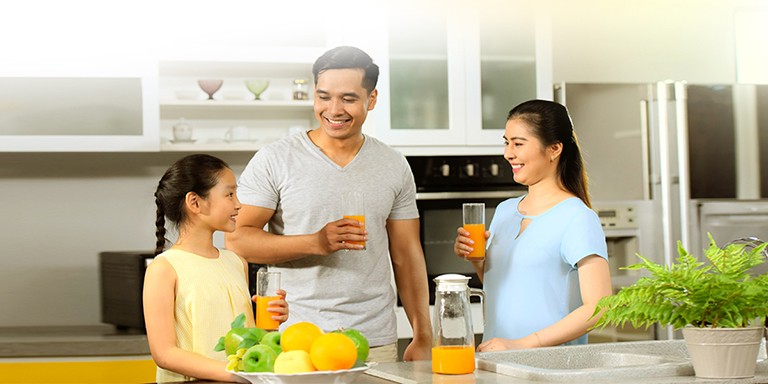 Sun – Trọn Vẹn Ước Mơ mang đến Giải pháp tài chính an toàn, hiệu quả giúp khách hàng yên tâm chu toàn những ước mơ, dự định trong tương lai. Tương lai sung túc, cuộc sống vẹn toàn.