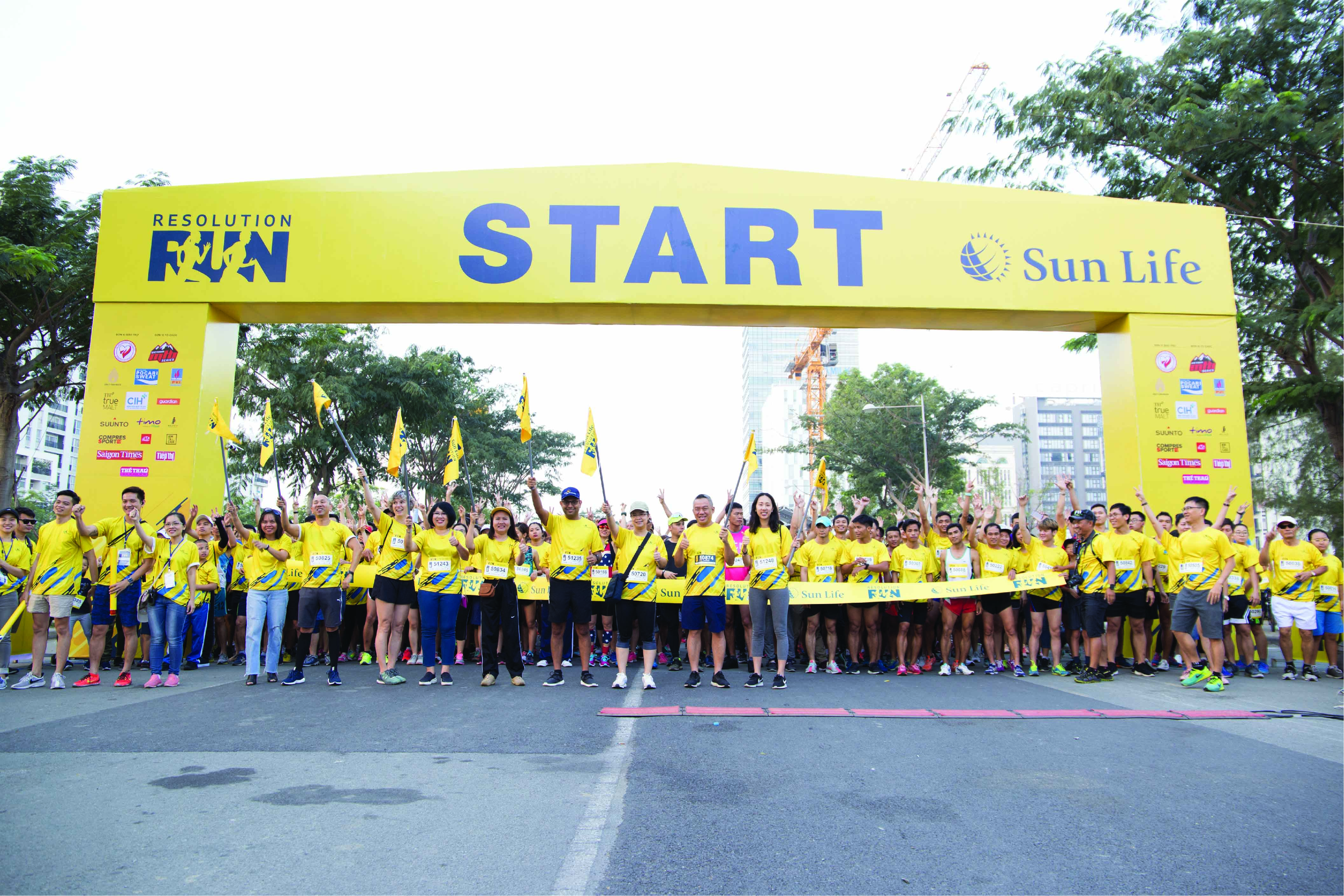 Các vận động viên tại đường chạy Resolution Run 2019 chuẩn bị xuất phát
